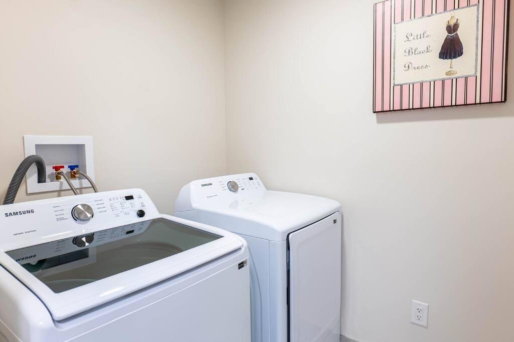 Luxury Niagara 3 Bdr Townhouse /Garage 아파트 외부 사진